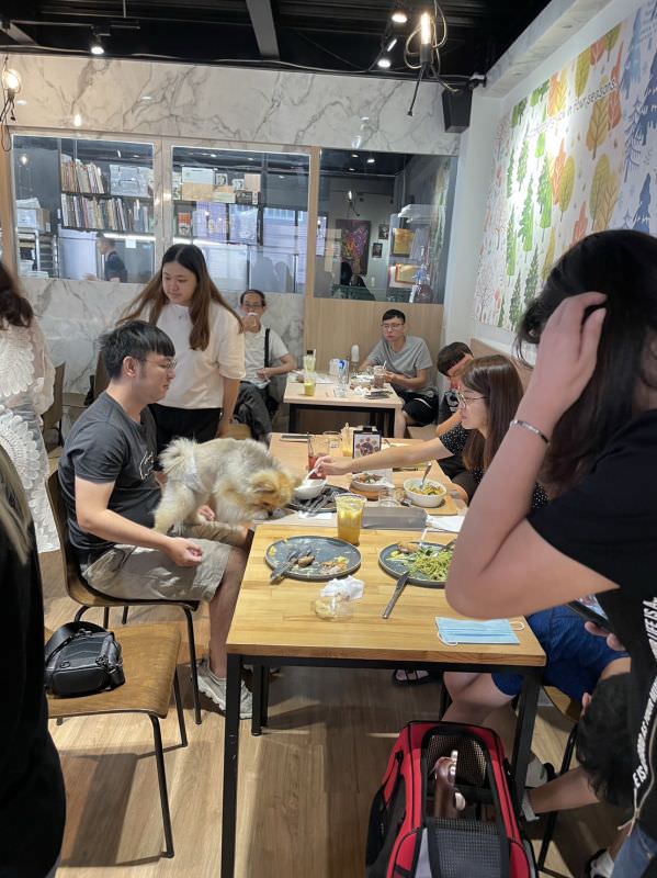 森林小徑精誠店对宠物超友善